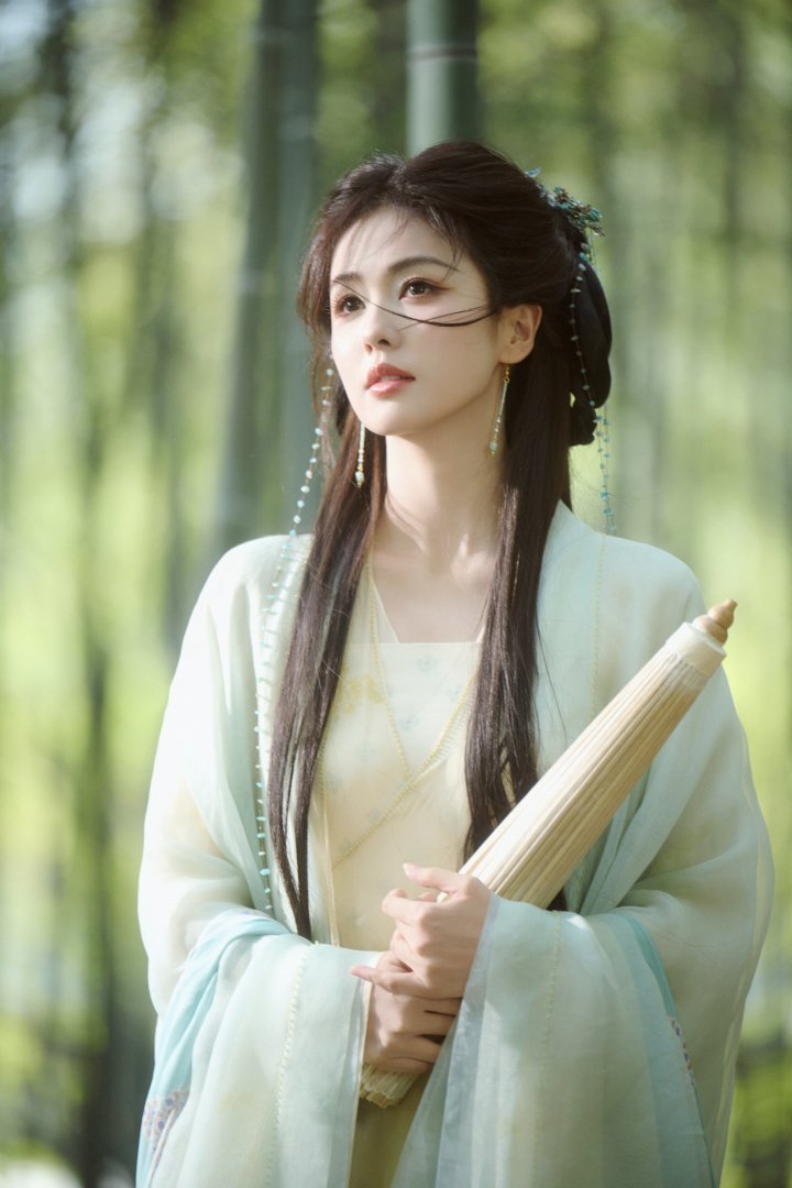 白鹿古风汉服手机壁纸 竹林油纸伞清冷温婉