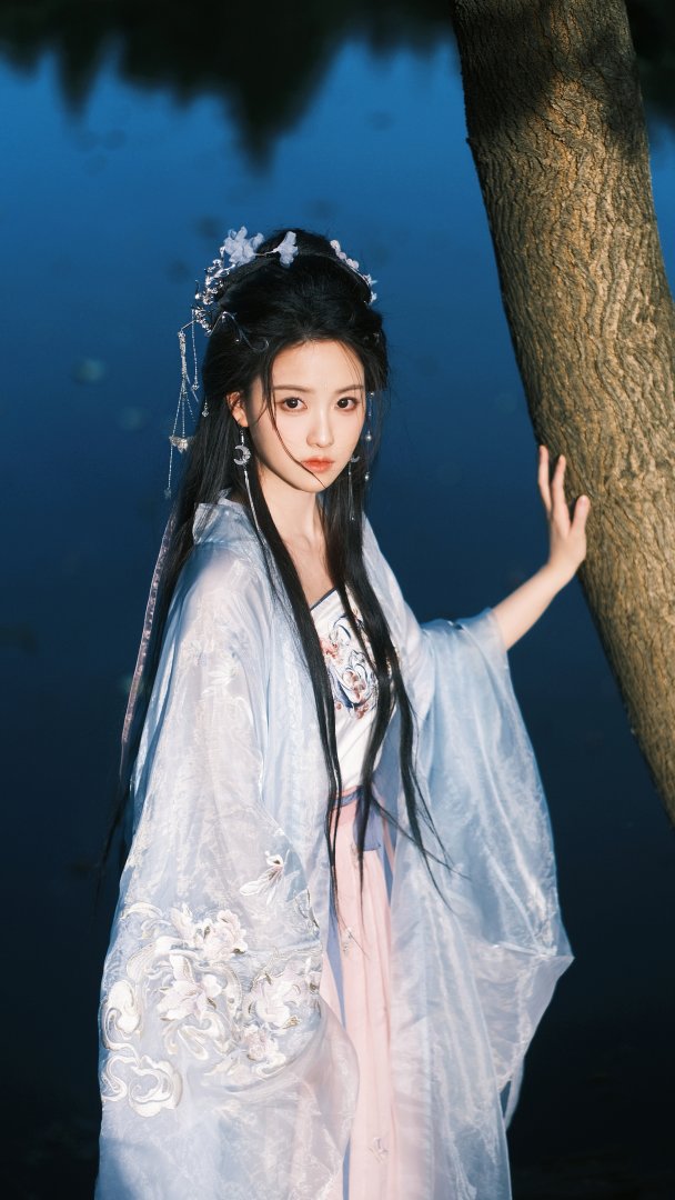 蓝粉纱衣古装美女壁纸