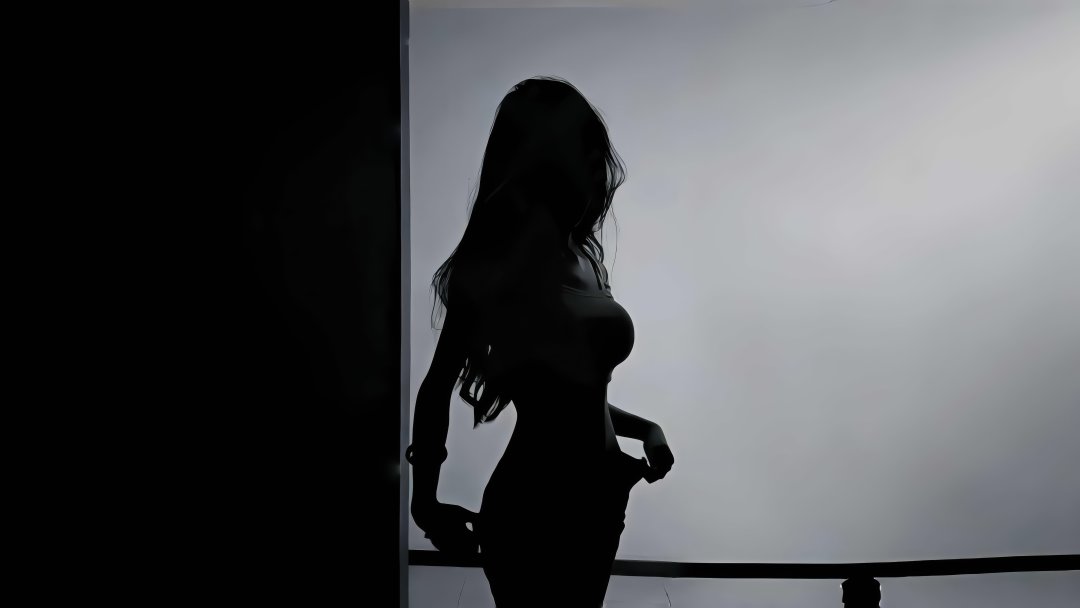 美女侧身剪影5K壁纸 黑白极简艺术感5760×3240高清桌面背景