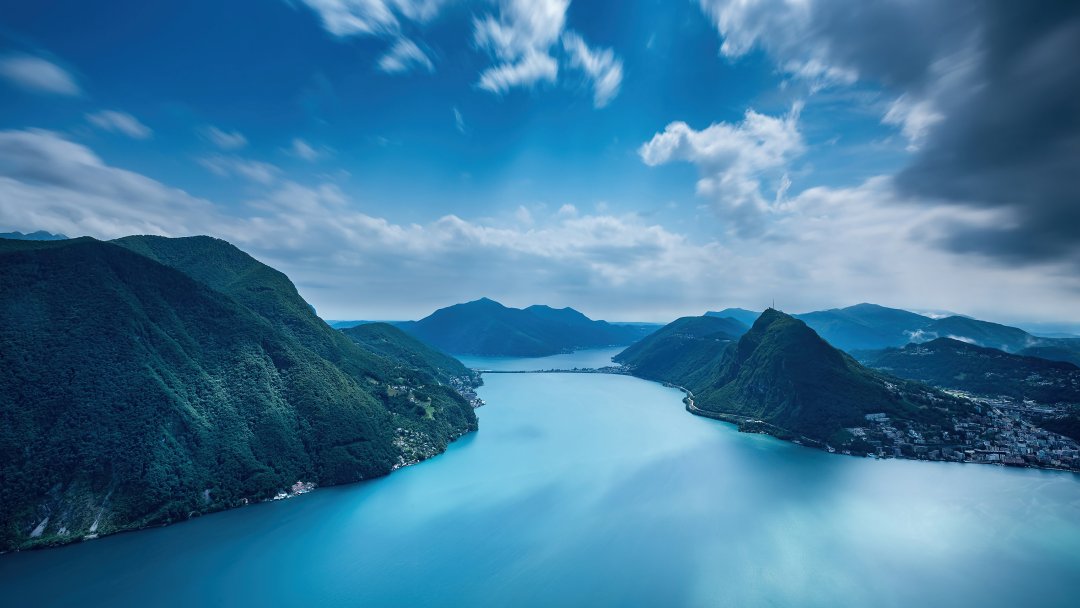 瑞士卢加诺湖4K壁纸 高山湖泊俯瞰风景3840×2160高清桌面背景